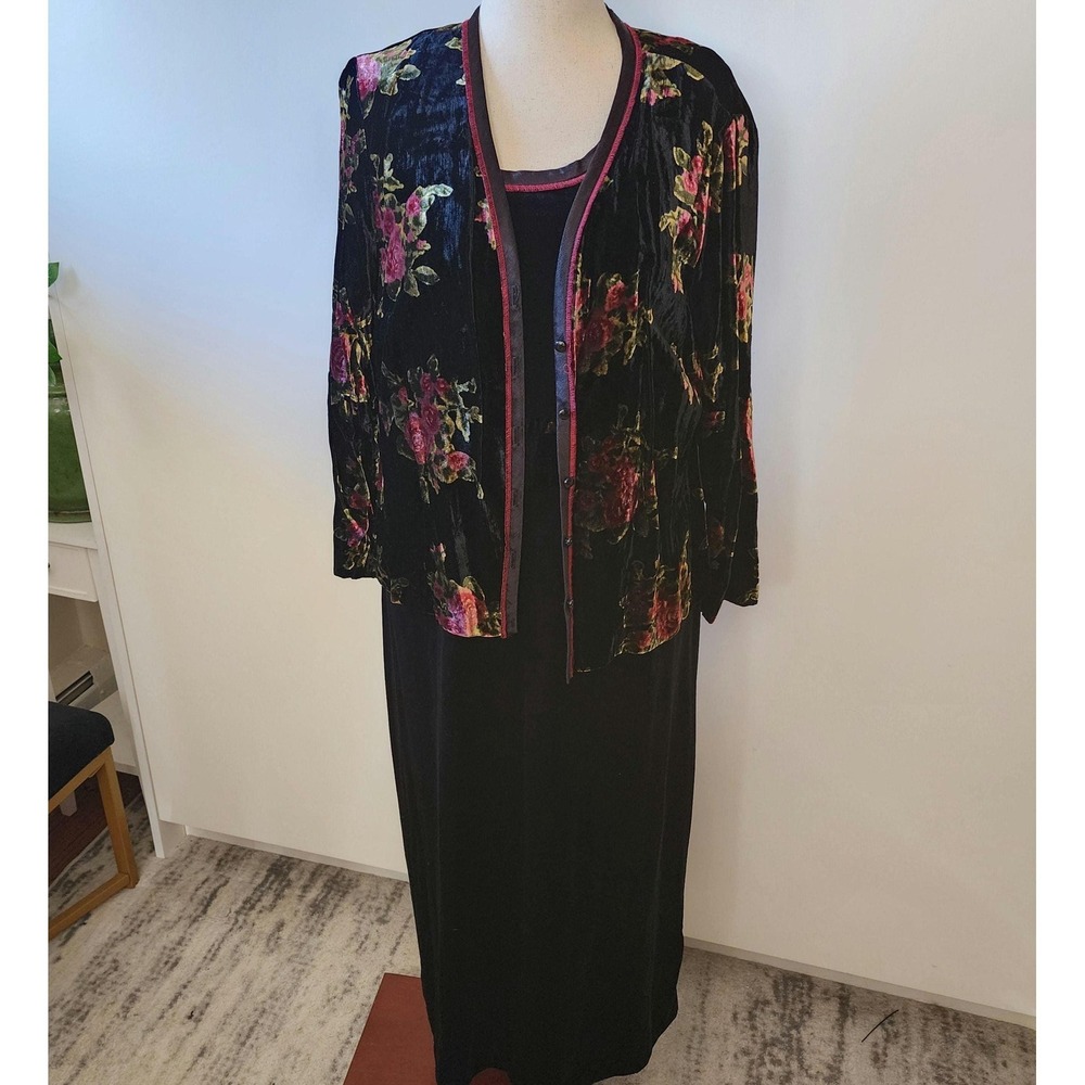 Earth Song Woman 16W Velvet Floral Dress Cardigan Set Whimsical Goth Cottagecore